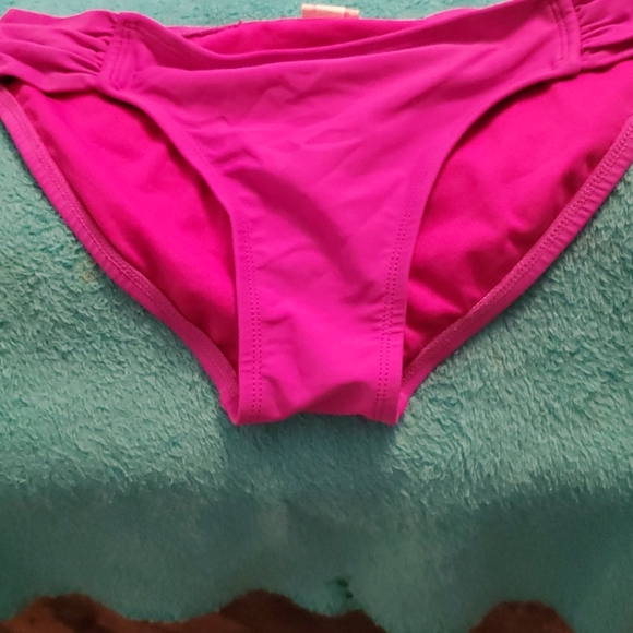 Bikini - Picture 2 of 4